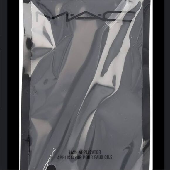 MAC Cosmetics Lash Applicator - Picture 10 of 12